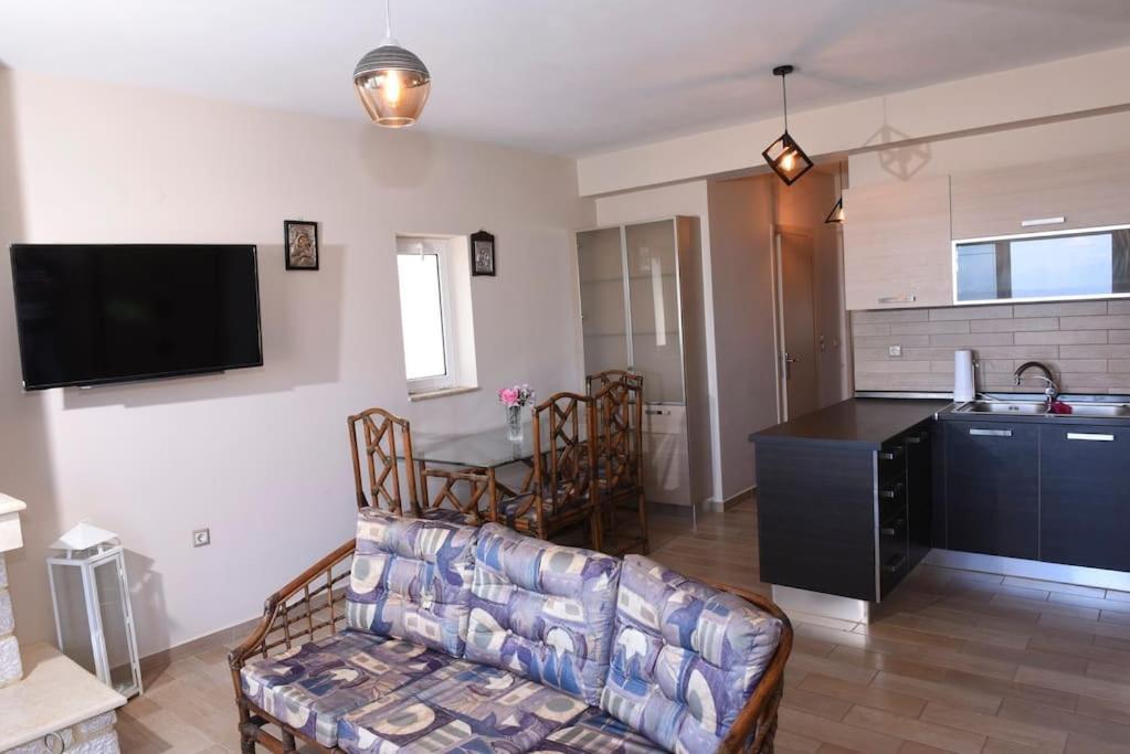 Katerina Luxury Suites Elia  Exterior photo